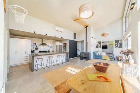 Photo of property in 27 Carlow Grove, Birchville, Upper Hutt, 5018