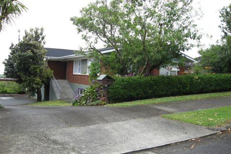 Photo of property in 36 Ridgemount Rise, Mangere Bridge, Auckland, 2022
