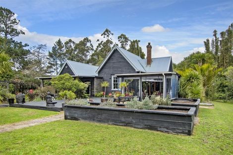 Photo of property in 305 Whananaki Road North, Opuawhanga, Hikurangi, 0181
