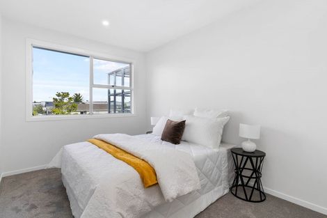 Photo of property in 35 Reelick Avenue, Pakuranga Heights, Auckland, 2010