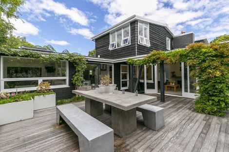 Photo of property in 17a Delhi Crescent, Khandallah, Wellington, 6035