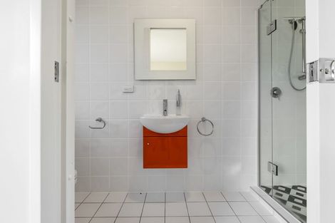 Photo of property in 5 Cameron Drive, Acacia Bay, Taupo, 3385