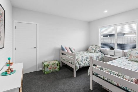 Photo of property in 7 Willow Brook Place, Clive, 4102