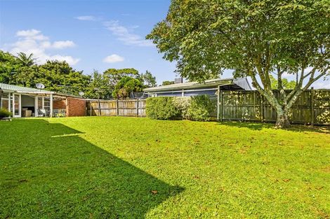 Photo of property in 2/7 Alwyn Avenue, Te Atatu South, Auckland, 0610