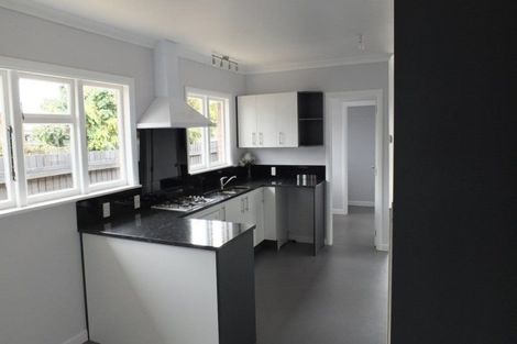 Photo of property in 124 Springs Road, Hornby, Christchurch, 8042