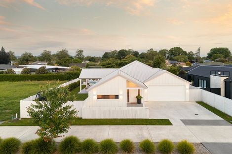 Photo of property in 22 Hugo Shaw Drive, Cambridge, 3434