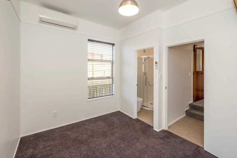 Photo of property in 1 Goldie Place, Waikanae Beach, Waikanae, 5036