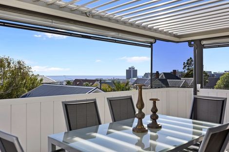 Photo of property in 20b Fulford Street, New Plymouth, 4310