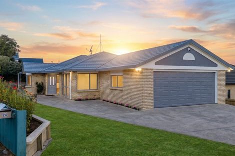 Photo of property in 24 Hollinger Place, Nawton, Hamilton, 3200
