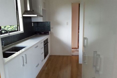 Photo of property in 4 Target Road, Totara Vale, Auckland, 0629