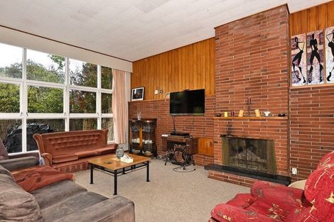 Photo of property in 4 Staveley Avenue, Mount Roskill, Auckland, 1041