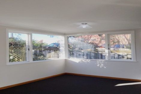 Photo of property in 6 Peach Road, Glenfield, Auckland, 0629