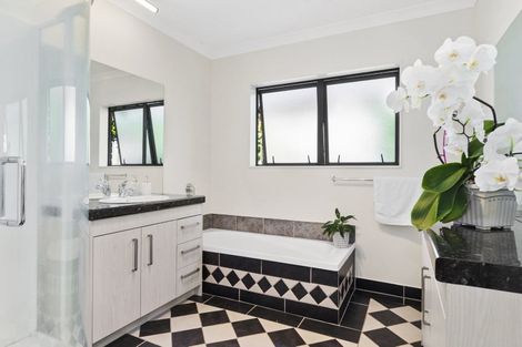 Photo of property in 16 Rosella Drive, Welcome Bay, Tauranga, 3112