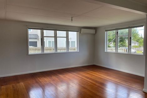 Photo of property in 19 Holland Avenue, Point England, Auckland, 1072