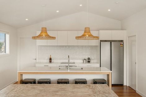 Photo of property in 1335d Papamoa Beach Road, Papamoa Beach, 3118