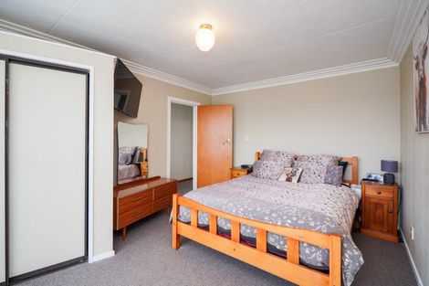 Photo of property in 1 Ballantrae Street, Wallacetown, 9816