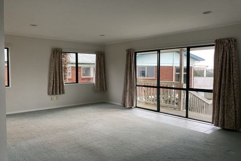 Photo of property in 131 Waimumu Road, Massey, Auckland, 0614