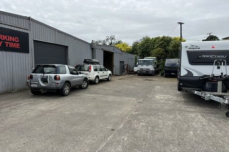 Photo of property in 2 Atiawa Street, Glen Avon, New Plymouth, 4312