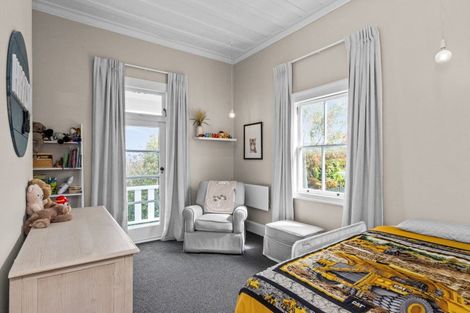 Photo of property in 10 Cobden Road, Bluff Hill, Napier, 4110