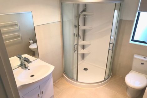 Photo of property in 39a Triangle Road, Massey, Auckland, 0614