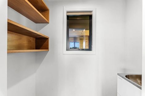 Photo of property in 120 Mangorei Road, Merrilands, New Plymouth, 4312