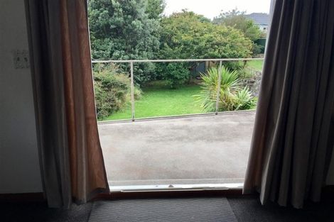 Photo of property in 37 Kiwi Road, Raumati Beach, Paraparaumu, 5032