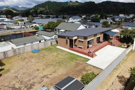 Photo of property in 114 Tamaki Road, Whangamata, 3620
