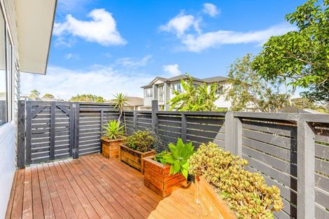 Photo of property in 8 Sauterne Road, Kumeu, 0810