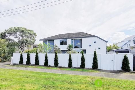Photo of property in 1/1 Harley Road, Takapuna, Auckland, 0622
