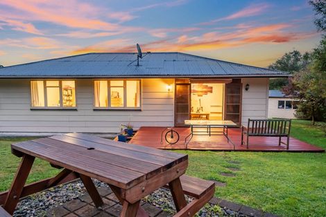 Photo of property in 69 Moeraki Road, Maoribank, Upper Hutt, 5018
