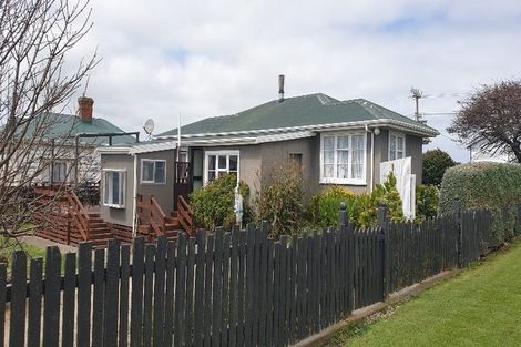 Photo of property in 30 Leicester Street, Patea, 4520