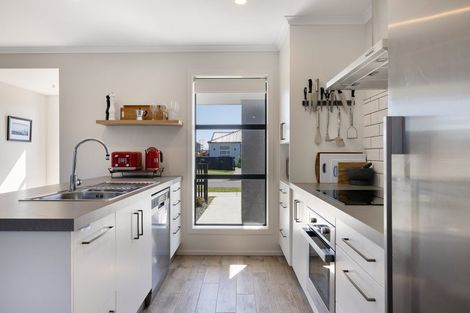 Photo of property in 46 Empire Crescent, Papamoa, 3118