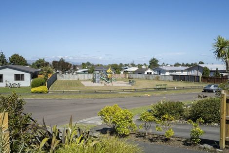 Photo of property in 39 Dahlstrom Grove, Kelvin Grove, Palmerston North, 4414
