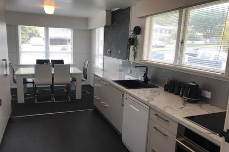 Photo of property in 52 Oranga Street, Westown, New Plymouth, 4310