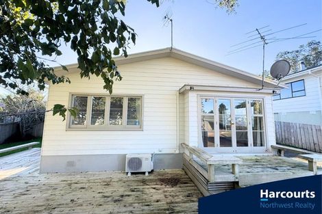 Photo of property in 1a Truscott Place, West Harbour, Auckland, 0618