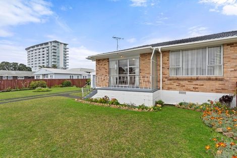 Photo of property in 3/26 Moana Avenue, Orewa, 0931