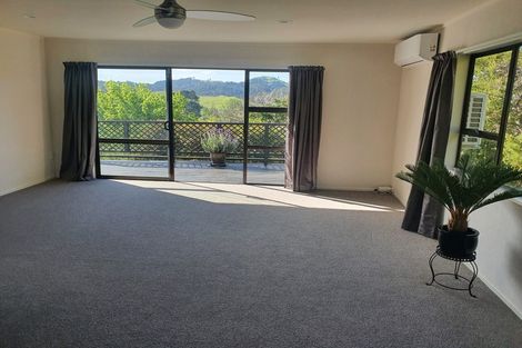 Photo of property in 21 Hillcrest Road, Hatfields Beach, Orewa, 0931
