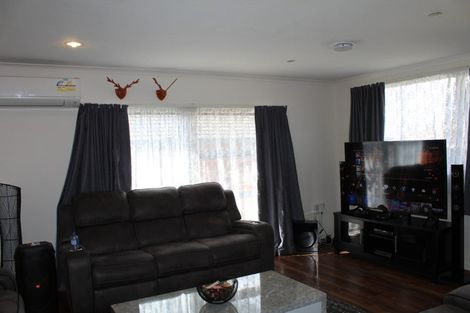 Photo of property in 12 George Arthur Place, Pukekohe, 2120