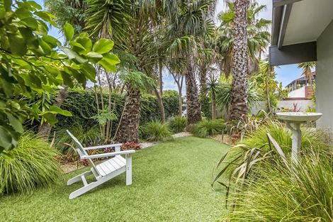 Photo of property in 30 Maxwelton Drive, Mairangi Bay, Auckland, 0630