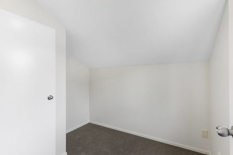 Photo of property in 2/14 Mossop Rise, Glenfield, Auckland, 0629