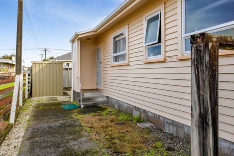 Photo of property in 42 Egmont Street, Hawera, 4610