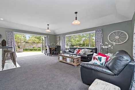 Photo of property in 8 Cross Street, Coalgate, 7673