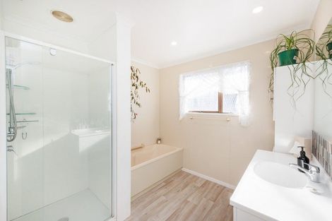 Photo of property in 4 Gainsborough Grove, Highbury, Palmerston North, 4412