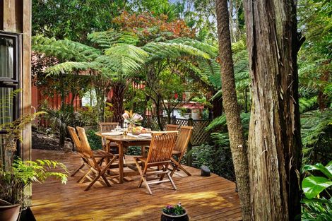 Photo of property in 2/113 Daffodil Street, Titirangi, Auckland, 0604