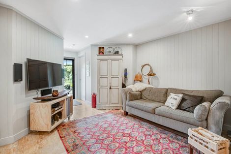 Photo of property in 19 Little Compton Mews, Snells Beach, 0920