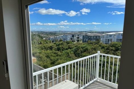 Photo of property in 8 Puhakehake Place, Flat Bush, Auckland, 2019