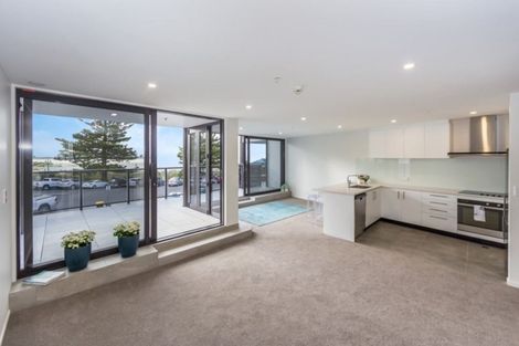 Photo of property in 4/20 Esplanade, Sumner, Christchurch, 8081