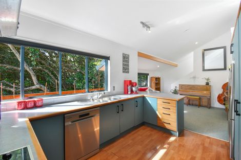 Photo of property in 18 Gibbs Crescent, Red Hill, Papakura, 2110