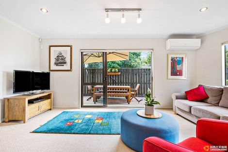 Photo of property in 6 Pennant Street, Long Bay, Auckland, 0630