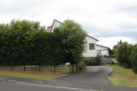 Photo of property in 13 Tetrarch Place, Totara Vale, Auckland, 0629